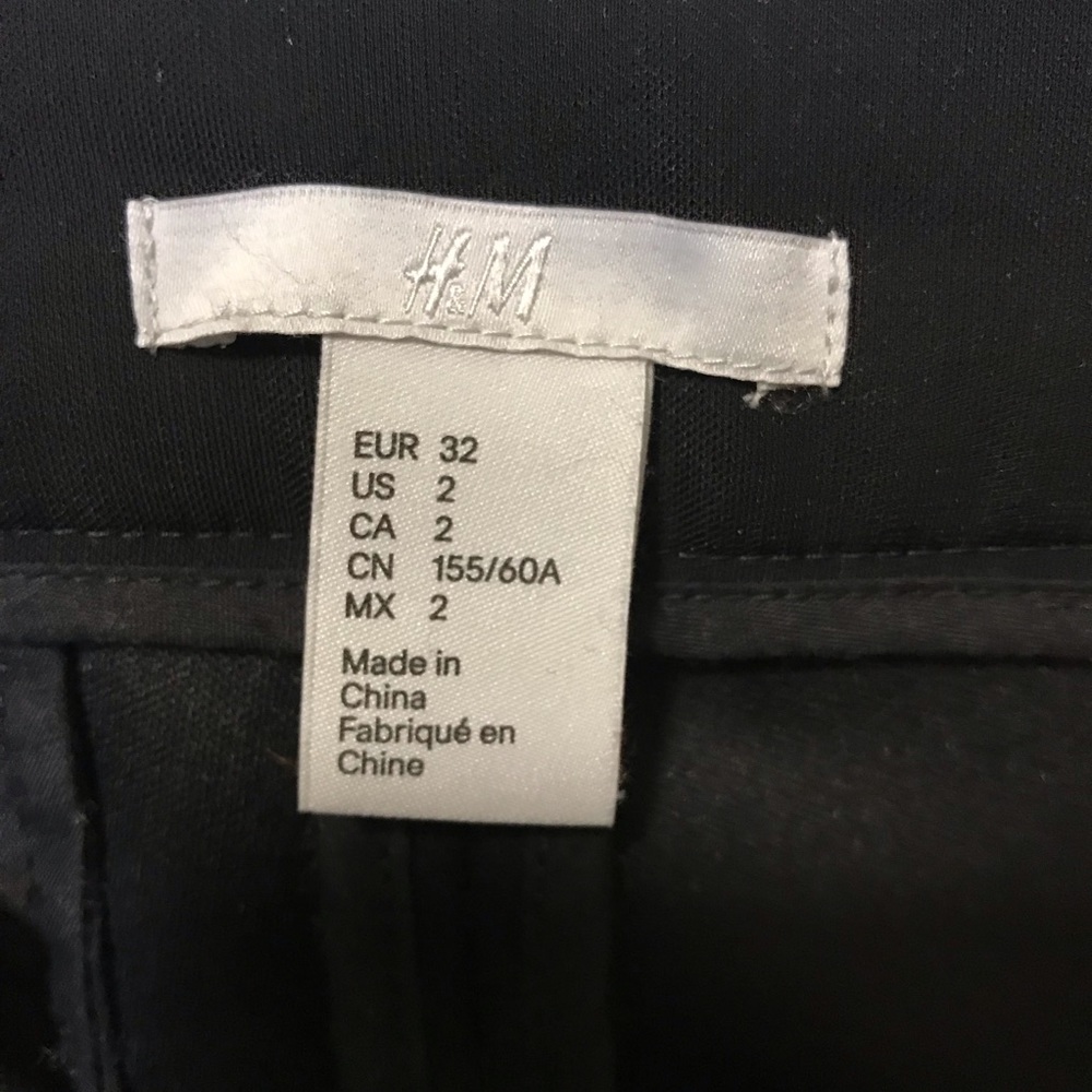 H&M Black Cropped Dress Pants- Size 2 - Picture 3 of 10